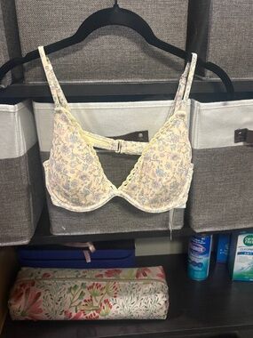 Hollister Crochet Trim Bikini Top